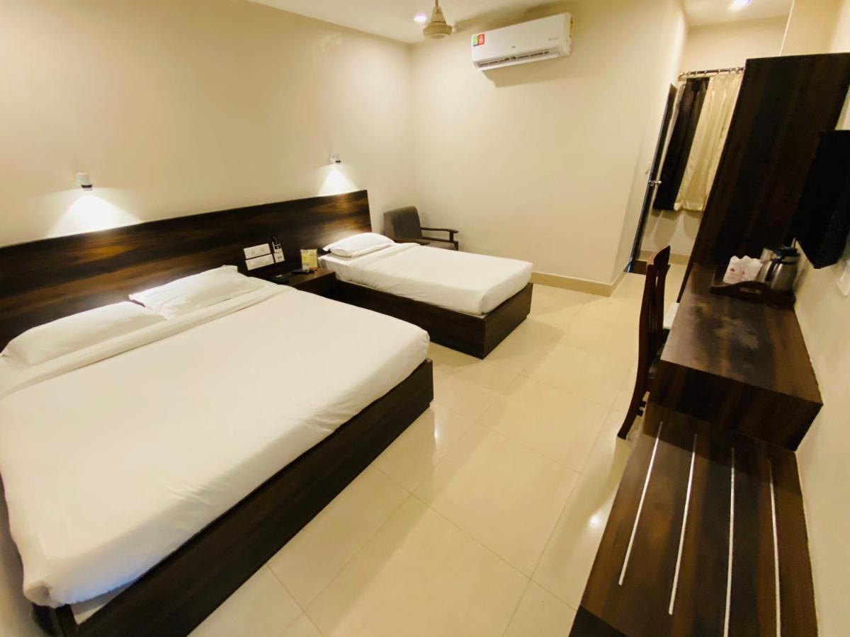 Saluja Residency Hotell Siliguri Exteriör bild