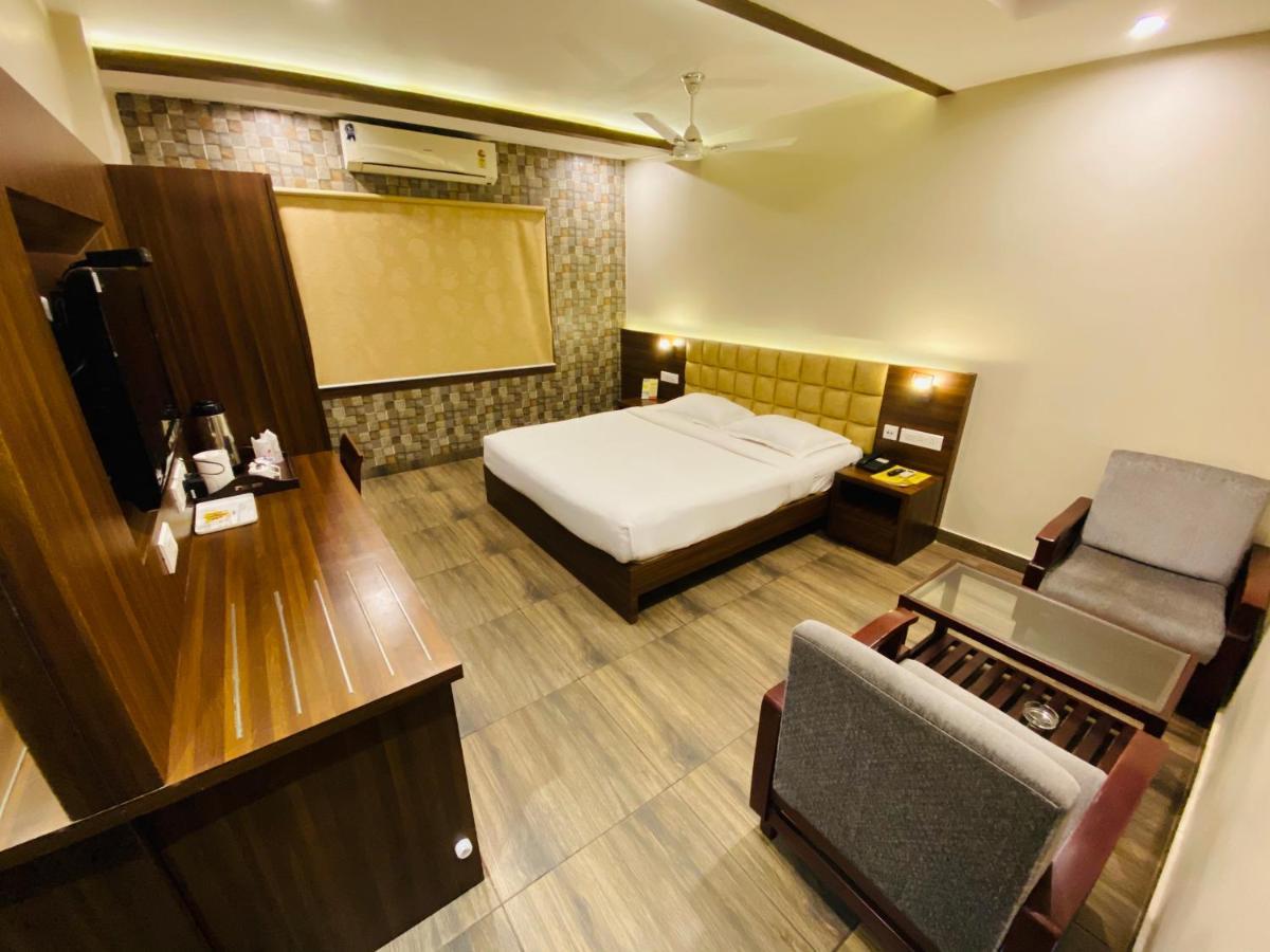 Saluja Residency Hotell Siliguri Exteriör bild