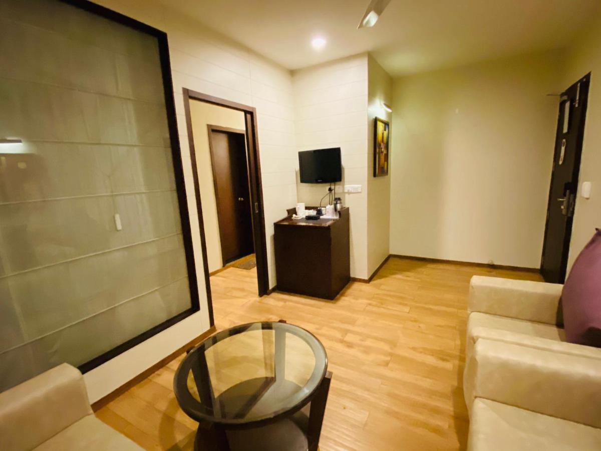 Saluja Residency Hotell Siliguri Exteriör bild