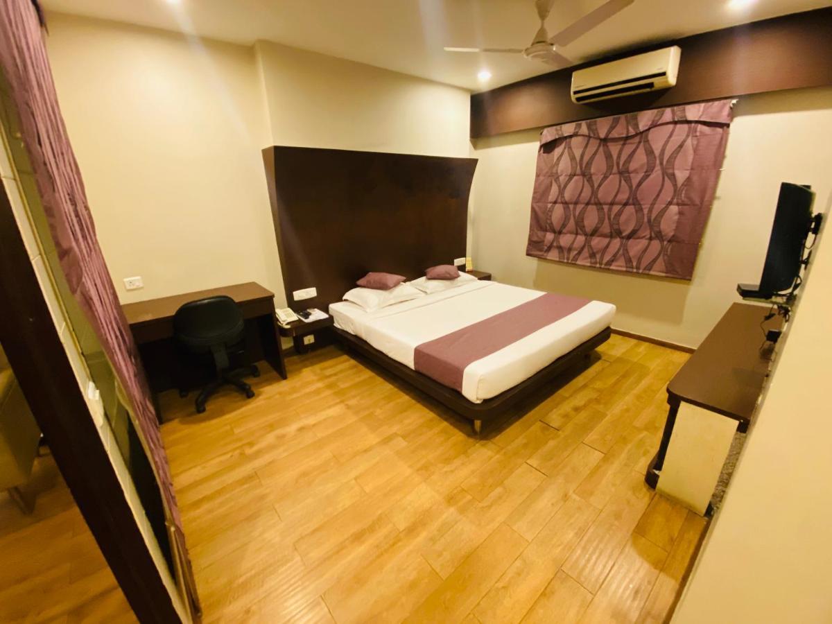 Saluja Residency Hotell Siliguri Exteriör bild
