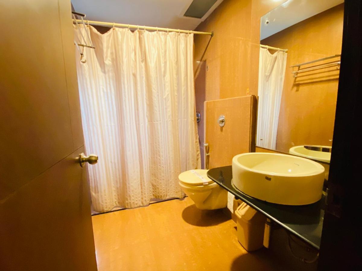 Saluja Residency Hotell Siliguri Exteriör bild