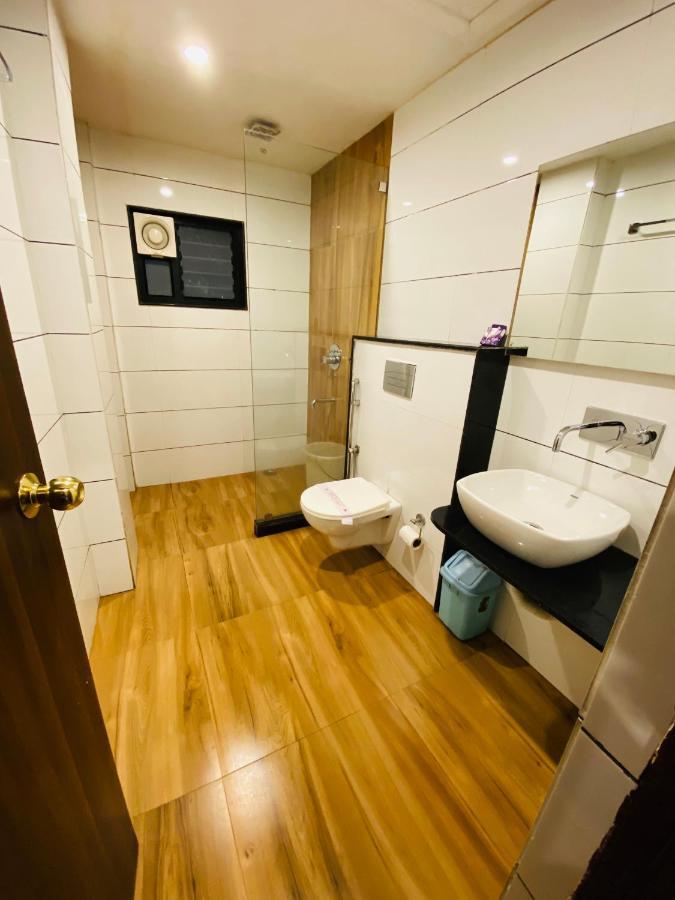 Saluja Residency Hotell Siliguri Exteriör bild